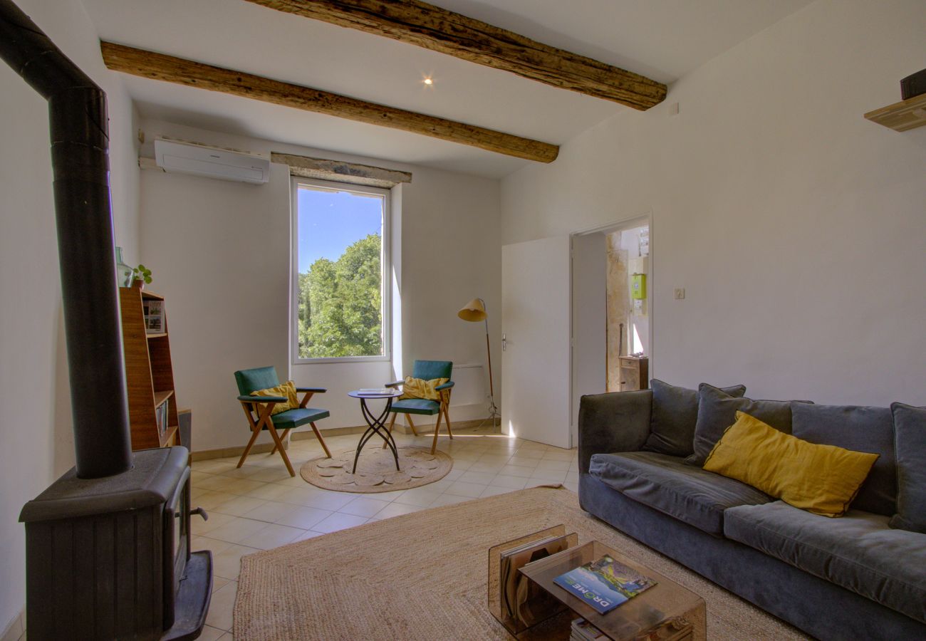 Maison à La Baume-de-Transit - Ferme en pierres rénovée avec piscine & jardin – Drôme Provençale