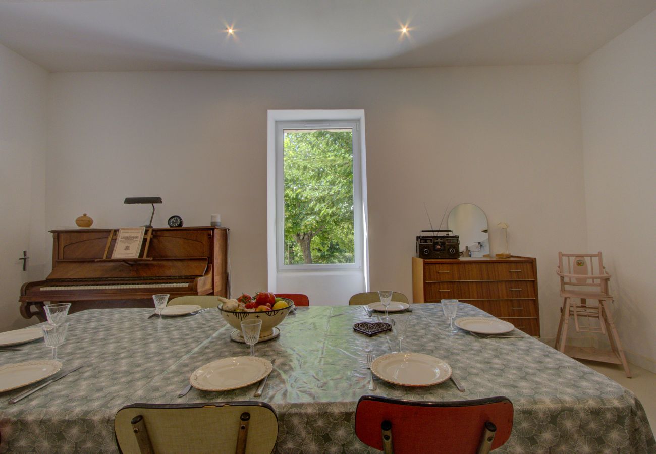 Maison à La Baume-de-Transit - Ferme en pierres rénovée avec piscine & jardin – Drôme Provençale