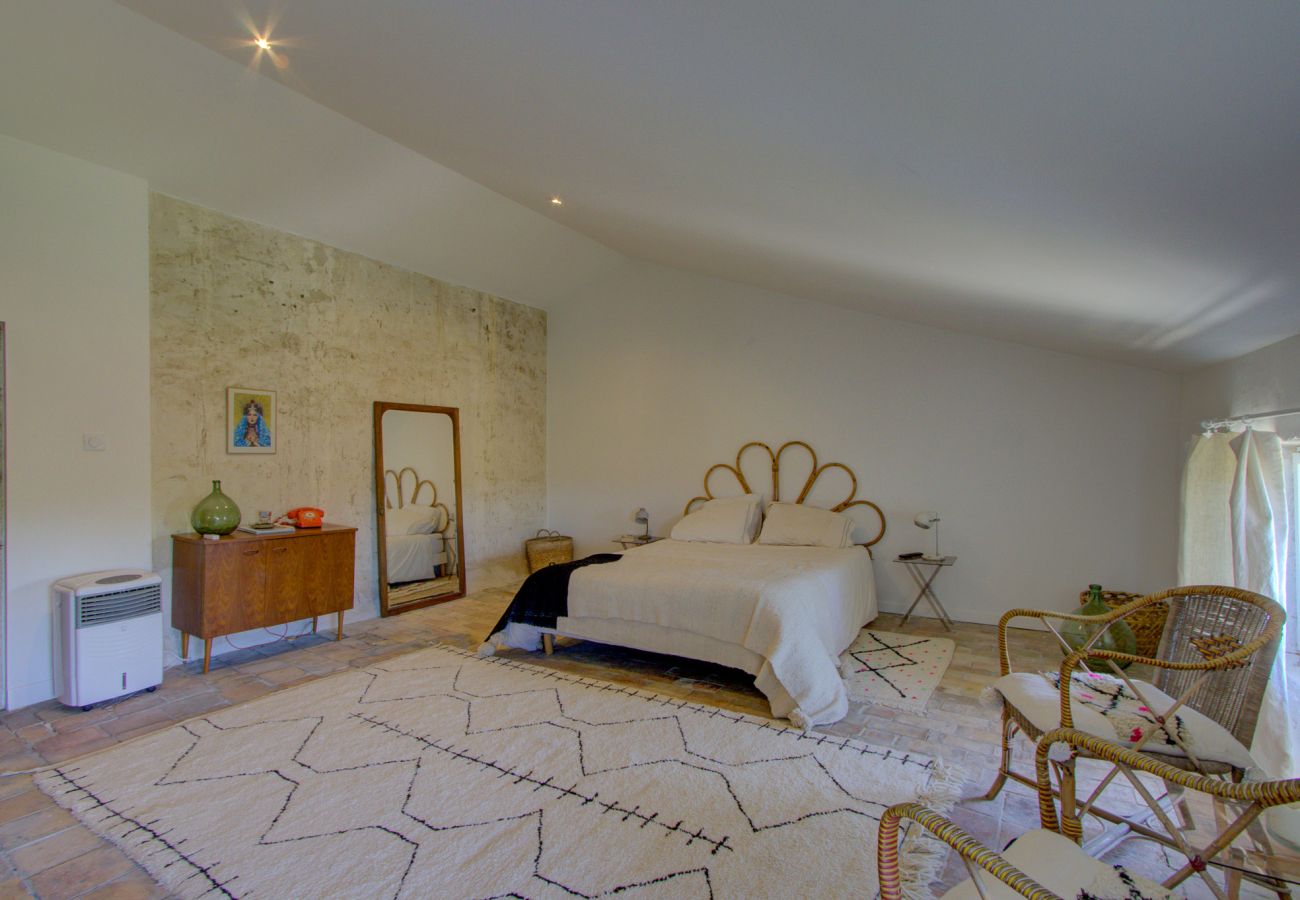 Maison à La Baume-de-Transit - Ferme en pierres rénovée avec piscine & jardin – Drôme Provençale