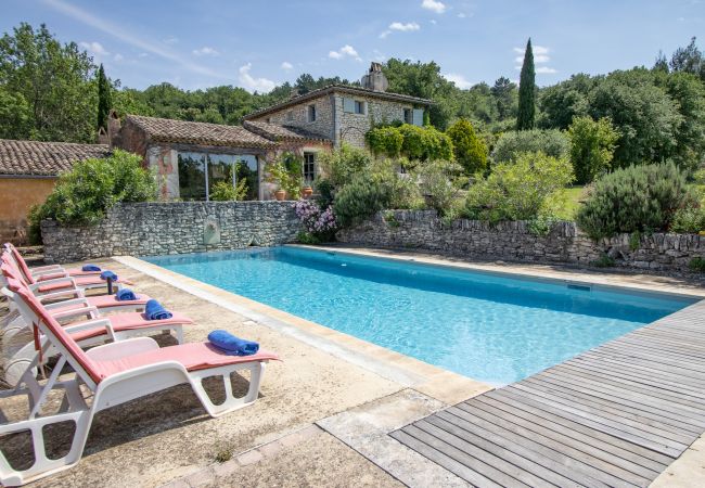 Maison à Chantemerle-lès-Grignan - Maison de caractère en Drôme Provençale, piscine privée Maison à Chantemerle-lès-Grignan - Maison de caractère en Drôme Provençale, piscine privée