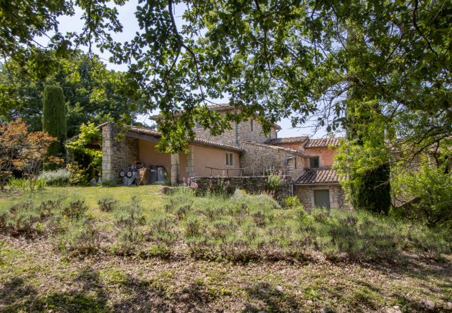 Maison à Chantemerle-lès-Grignan - Maison de caractère en Drôme Provençale, piscine privée Maison à Chantemerle-lès-Grignan - Maison de caractère en Drôme Provençale, piscine privée
