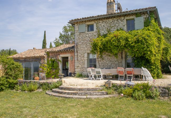 Maison à Chantemerle-lès-Grignan - Maison de caractère en Drôme Provençale, piscine privée Maison à Chantemerle-lès-Grignan - Maison de caractère en Drôme Provençale, piscine privée