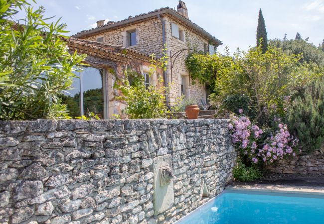 Maison à Chantemerle-lès-Grignan - Maison de caractère en Drôme Provençale, piscine privée Maison à Chantemerle-lès-Grignan - Maison de caractère en Drôme Provençale, piscine privée