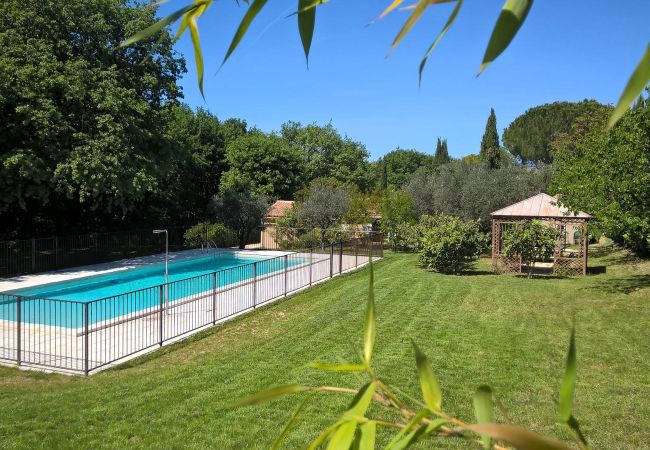 Maison à Mirabel-aux-Baronnies - Gîte Eden, aux Mirabelles, piscine commune Maison à Mirabel-aux-Baronnies - Gîte Eden, aux Mirabelles, piscine commune