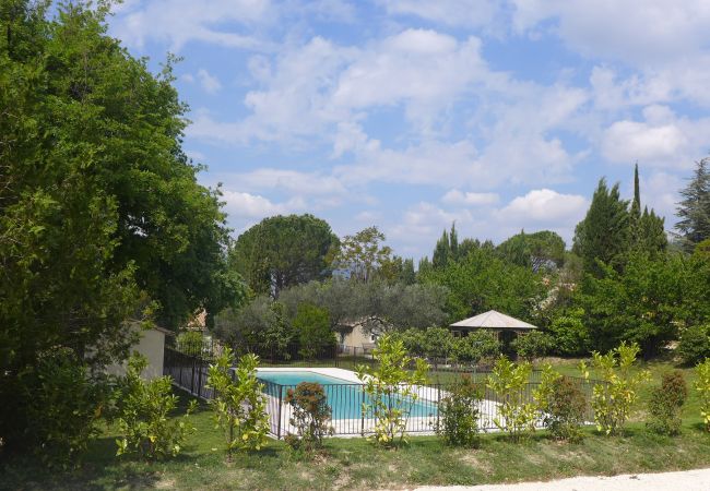 Maison à Mirabel-aux-Baronnies - Gîte Eden, aux Mirabelles, piscine commune Maison à Mirabel-aux-Baronnies - Gîte Eden, aux Mirabelles, piscine commune