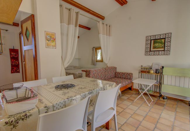 Maison à Mirabel-aux-Baronnies - Gîte Eden, aux Mirabelles, piscine commune Maison à Mirabel-aux-Baronnies - Gîte Eden, aux Mirabelles, piscine commune
