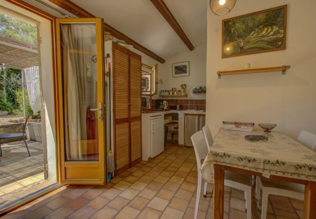 Maison à Mirabel-aux-Baronnies - Gîte Eden, aux Mirabelles, piscine commune Maison à Mirabel-aux-Baronnies - Gîte Eden, aux Mirabelles, piscine commune