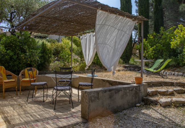 Maison à Mirabel-aux-Baronnies - Gîte Eden, aux Mirabelles, piscine commune Maison à Mirabel-aux-Baronnies - Gîte Eden, aux Mirabelles, piscine commune