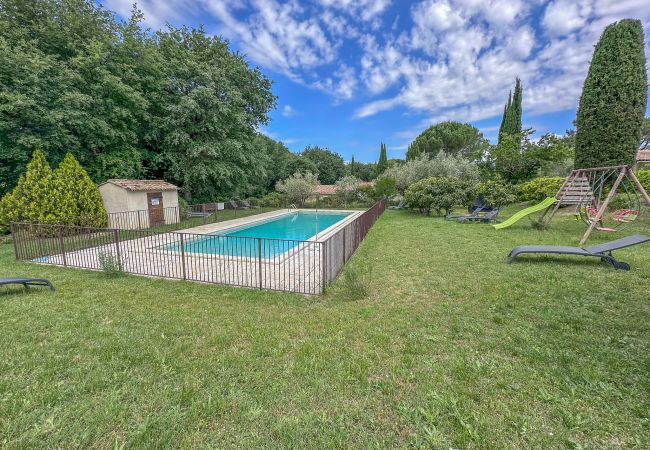 Maison à Mirabel-aux-Baronnies - Gîte Eden, aux Mirabelles, piscine commune Maison à Mirabel-aux-Baronnies - Gîte Eden, aux Mirabelles, piscine commune