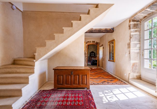 Maison à Saint-Restitut - les Marcellines, propriété de caractère avec piscine chauffée et vue  Maison à Saint-Restitut - les Marcellines, propriété de caractère avec piscine chauffée et vue