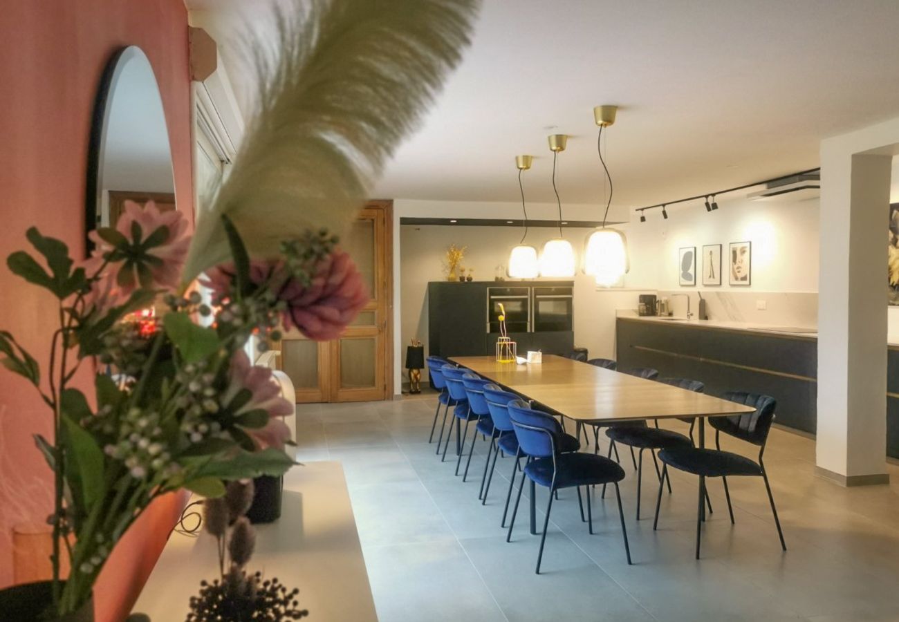 Maison mitoyenne à Tulette - La Maison de Laétitia, une piscine privée, un jardin 