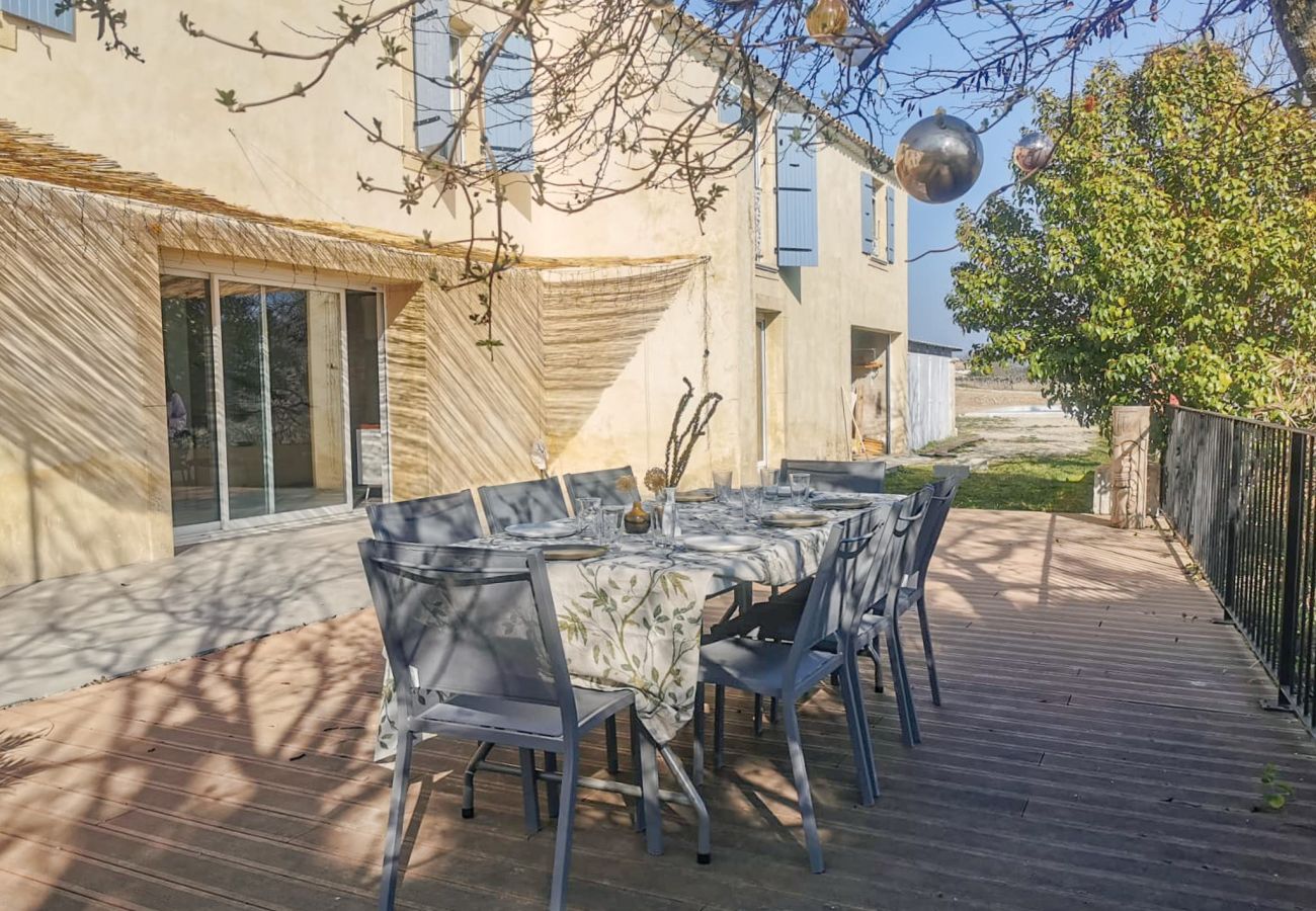 Maison mitoyenne à Tulette - La Maison de Laétitia, une piscine privée, un jardin 