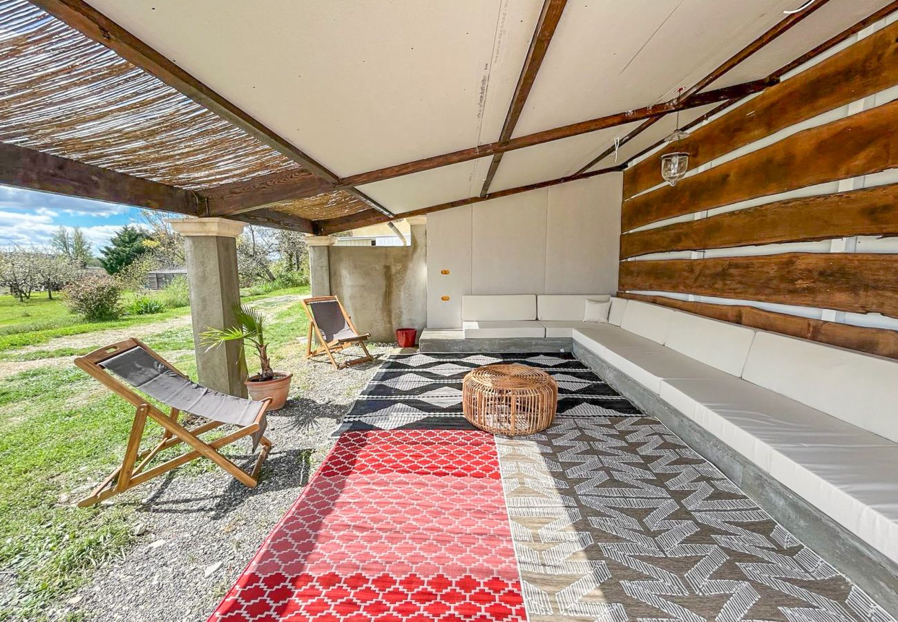 Maison mitoyenne à Tulette - La Maison de Laétitia, une piscine privée, un jardin 