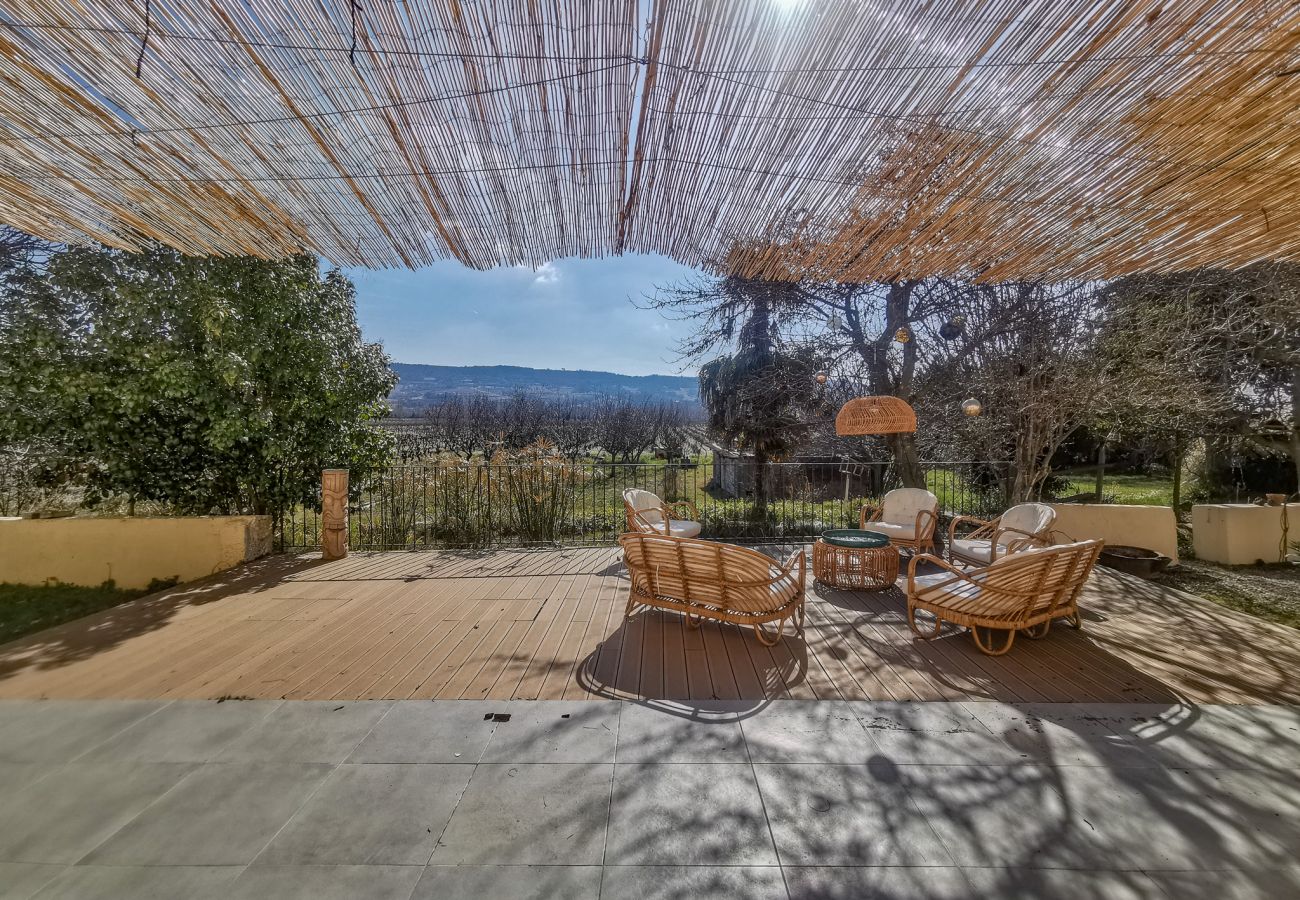 Maison mitoyenne à Tulette - La Maison de Laétitia, une piscine privée, un jardin 