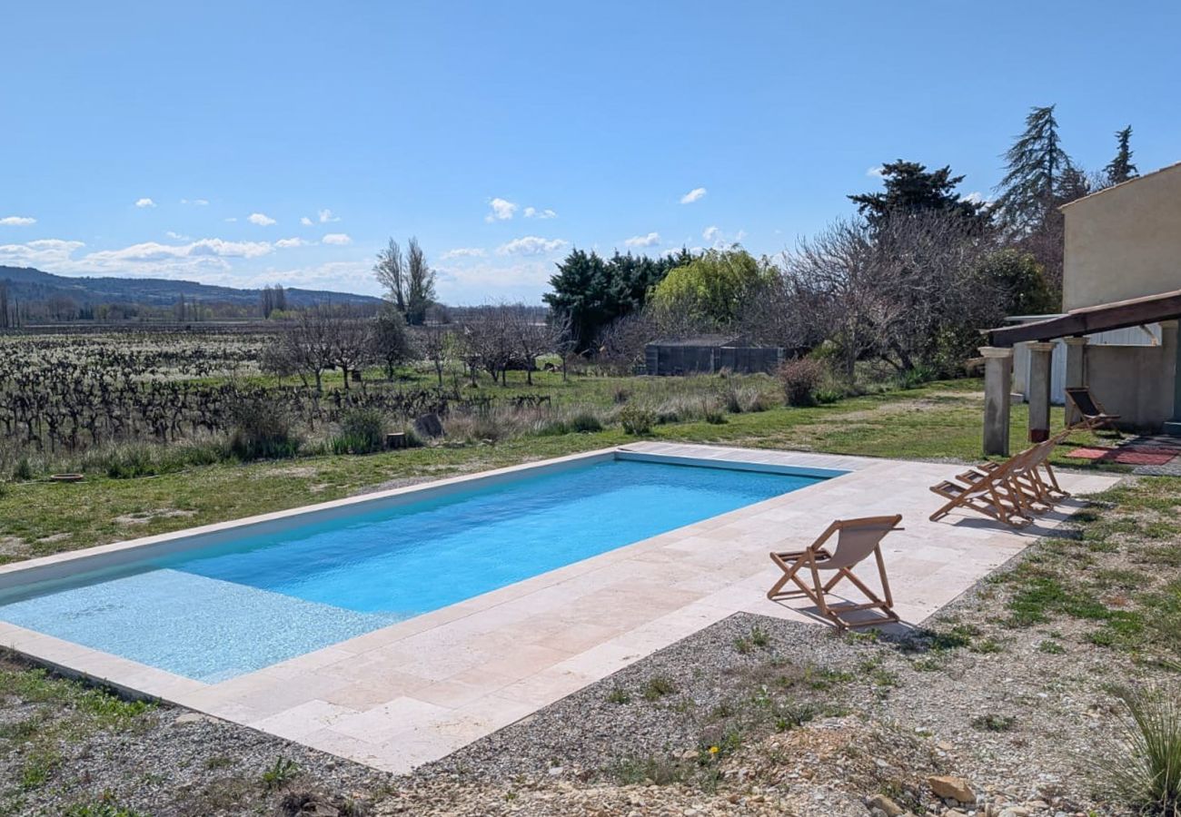 Maison mitoyenne à Tulette - La Maison de Laétitia, une piscine privée, un jardin 