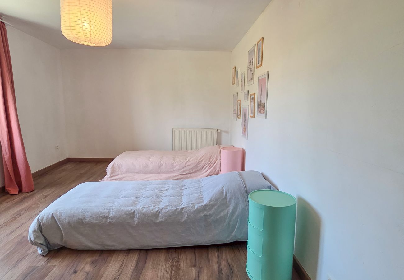 Maison mitoyenne à Tulette - Maison familiale, rénovée, avec piscine chauffée & jardin