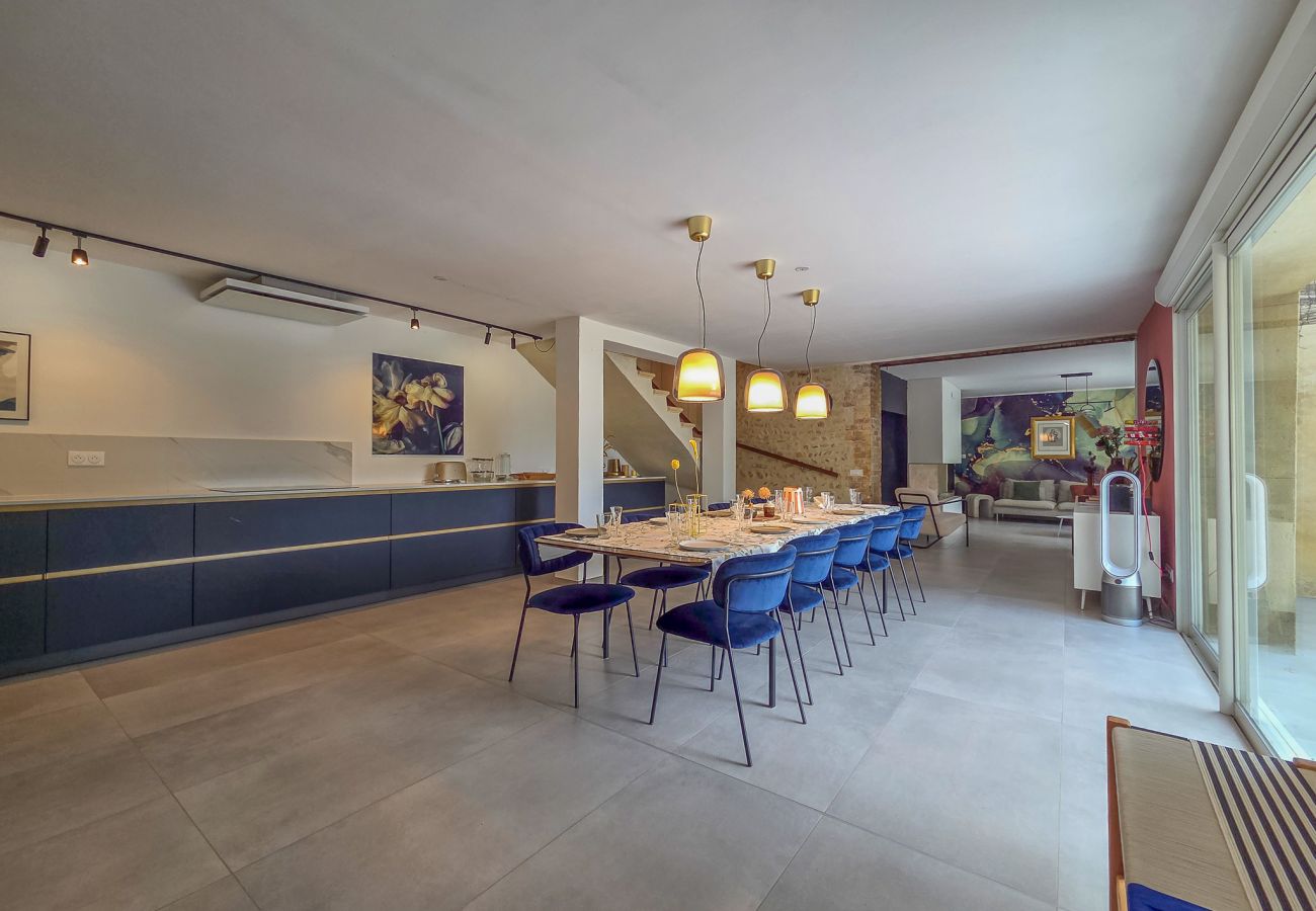 Maison mitoyenne à Tulette - Maison familiale, rénovée, avec piscine chauffée & jardin
