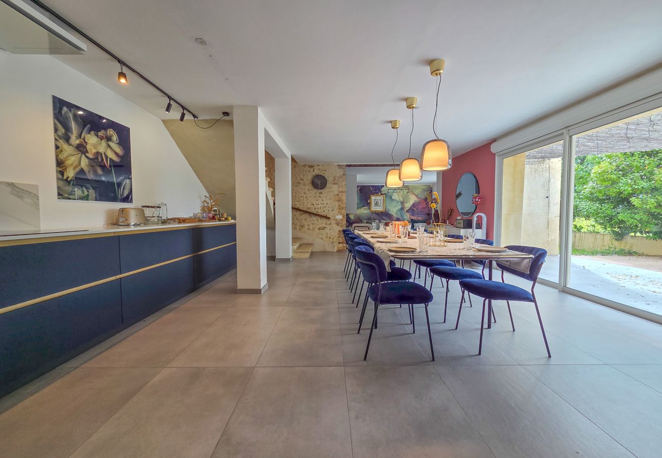 Maison mitoyenne à Tulette - Maison familiale, rénovée, avec piscine chauffée & jardin