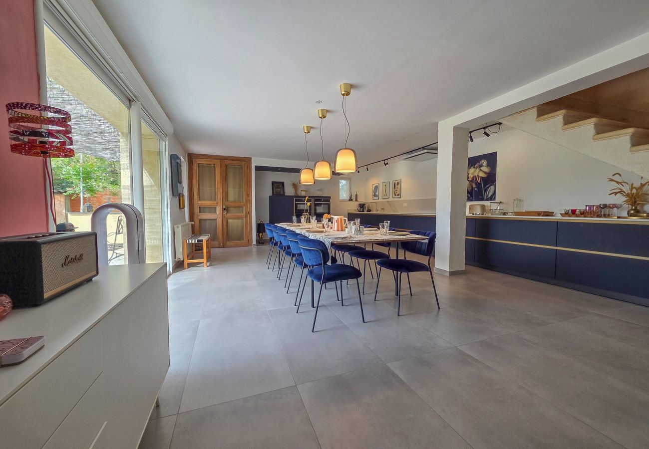 Maison mitoyenne à Tulette - Maison familiale, rénovée, avec piscine chauffée & jardin