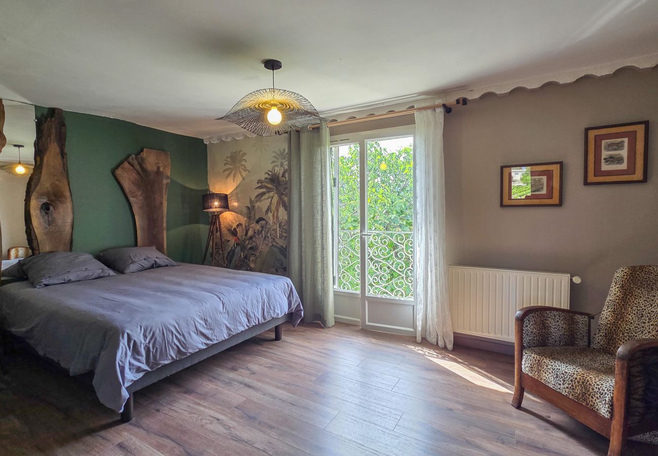 Maison mitoyenne à Tulette - Maison familiale, rénovée, avec piscine chauffée & jardin