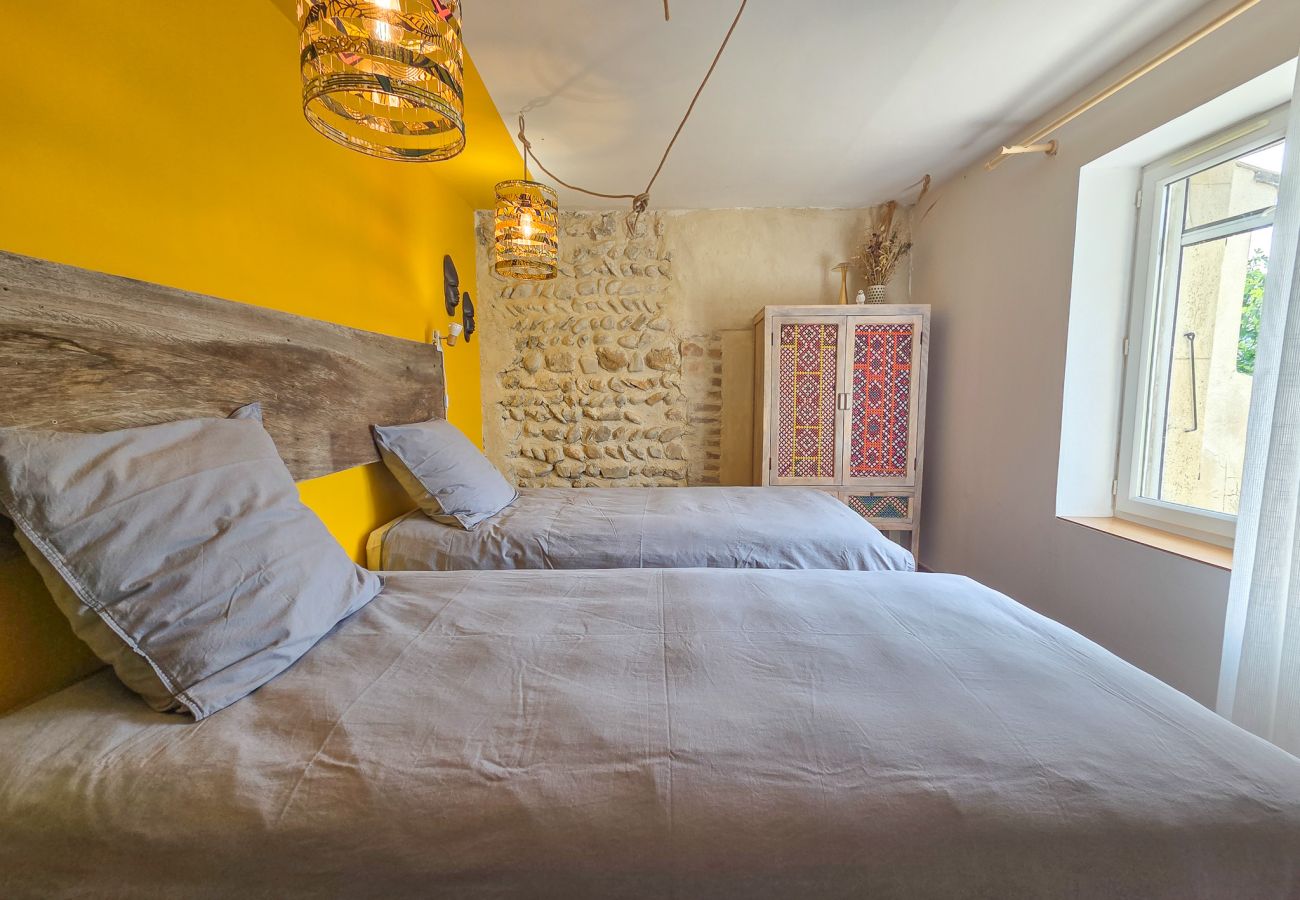 Maison mitoyenne à Tulette - Maison familiale, rénovée, avec piscine chauffée & jardin