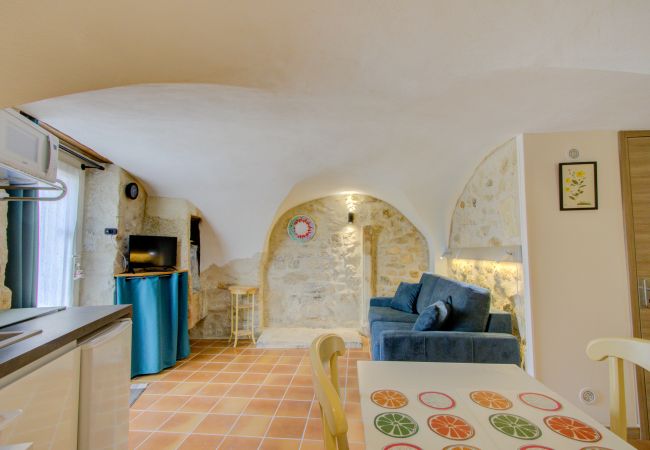  à Saint-Restitut - Le Studio, au coeur du village de Saint-Restitut
