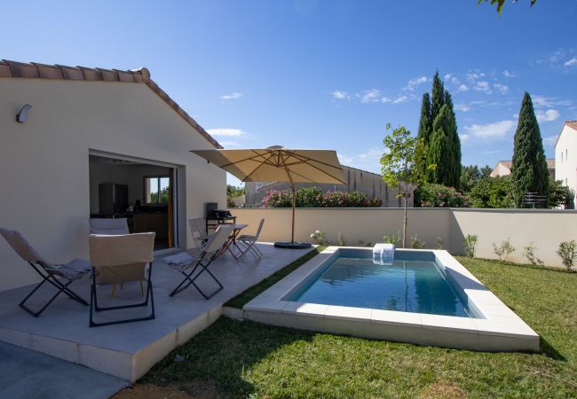 Villa à Suze-la-Rousse - Villa neuve avec piscine privée au coeur du village - 4 pers. Villa à Suze-la-Rousse - Villa neuve avec piscine privée au coeur du village - 4 pers.