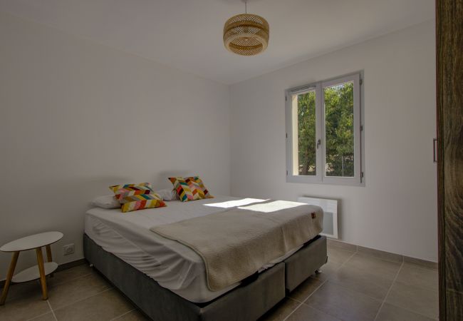 Villa à Suze-la-Rousse - Villa neuve avec piscine privée au coeur du village - 4 pers. Villa à Suze-la-Rousse - Villa neuve avec piscine privée au coeur du village - 4 pers.