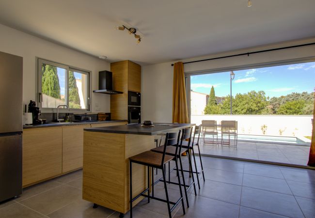 Villa à Suze-la-Rousse - Villa neuve avec piscine privée au coeur du village - 4 pers. Villa à Suze-la-Rousse - Villa neuve avec piscine privée au coeur du village - 4 pers.