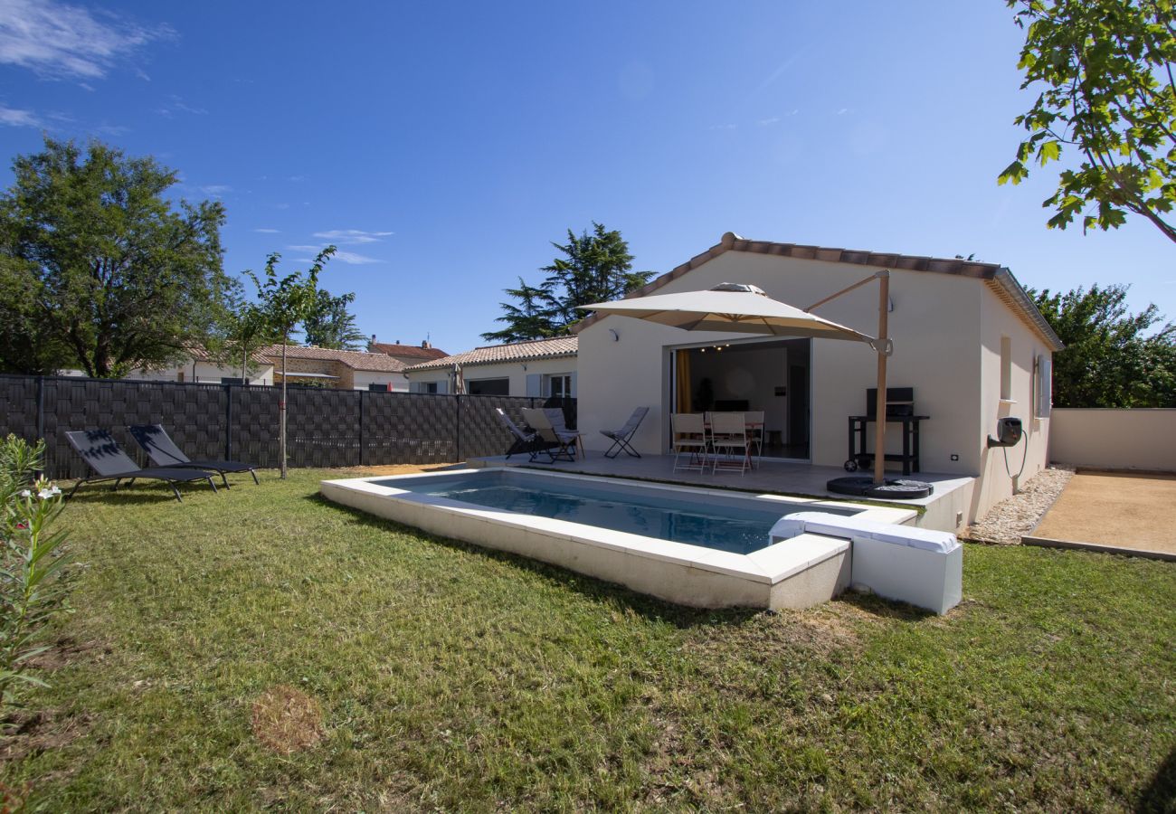 Villa à Suze-la-Rousse - Chardonnay Villa neuve avec piscine privée au coeur du village - 4 pers.