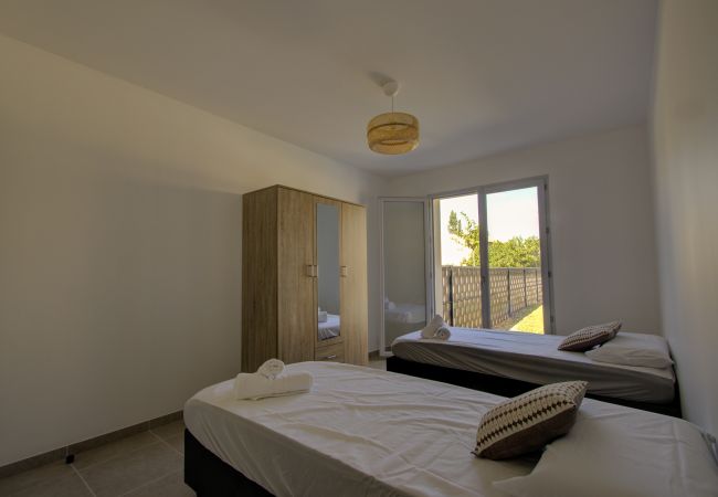 Villa à Suze-la-Rousse - Syrah Villa neuve avec piscine privée au coeur du village - 4 pers. Villa à Suze-la-Rousse - Syrah Villa neuve avec piscine privée au coeur du village - 4 pers.