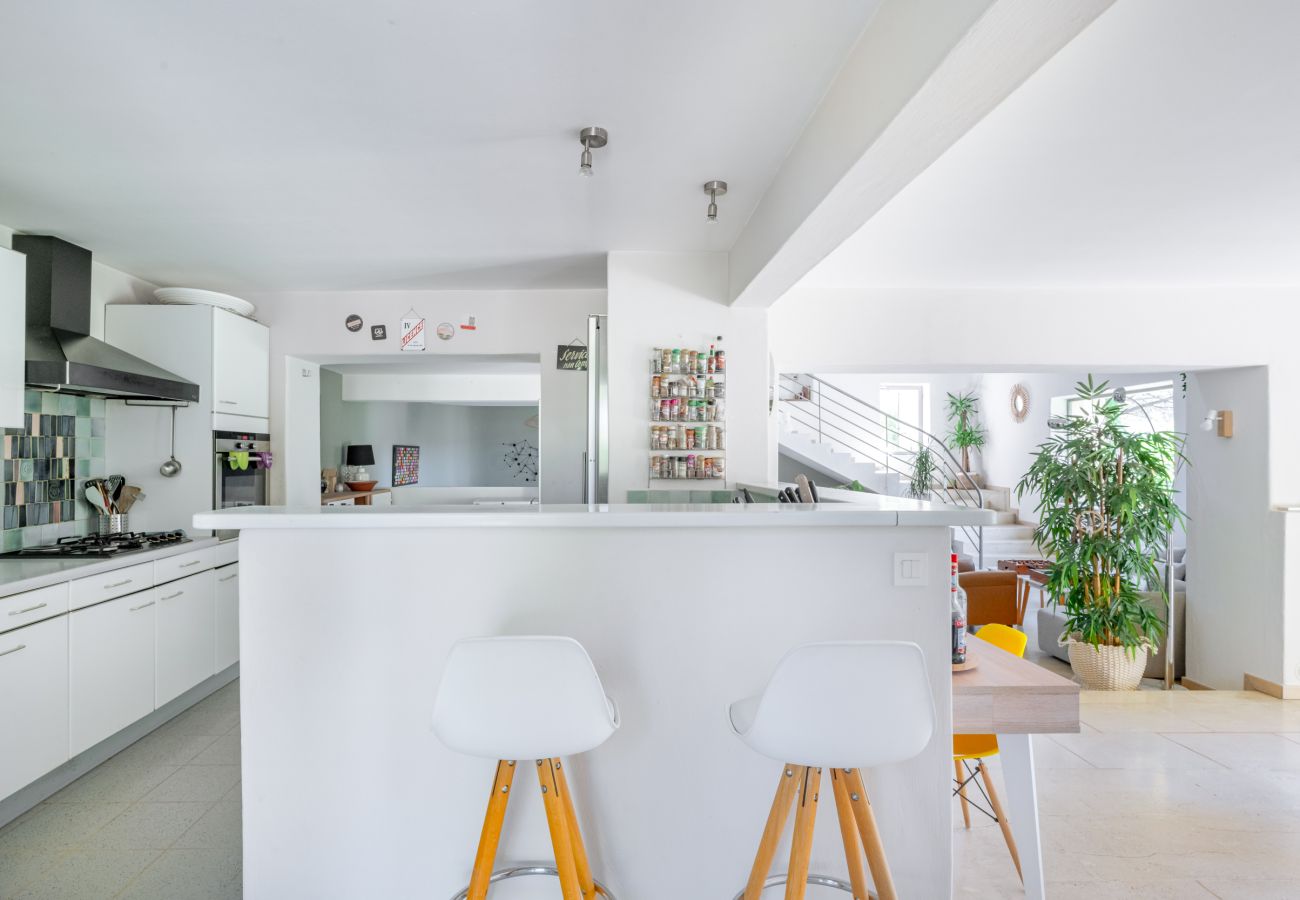 Maison à Grillon - Maison de caractère avec piscine au coeur de la Provence - Grillon