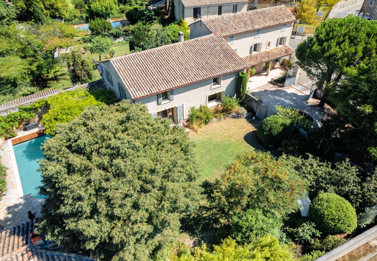 Maison à Grillon - Maison de caractère avec piscine au coeur de la Provence - Grillon